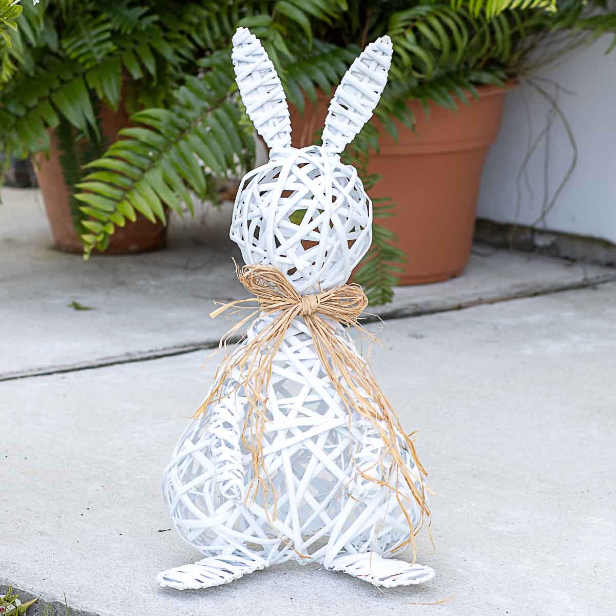 Willow Peter Rabbit in Bright White, 20"